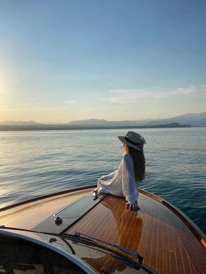 Evento esclusivo in barca: Punta San Vigilio e Garda da Gardone 3